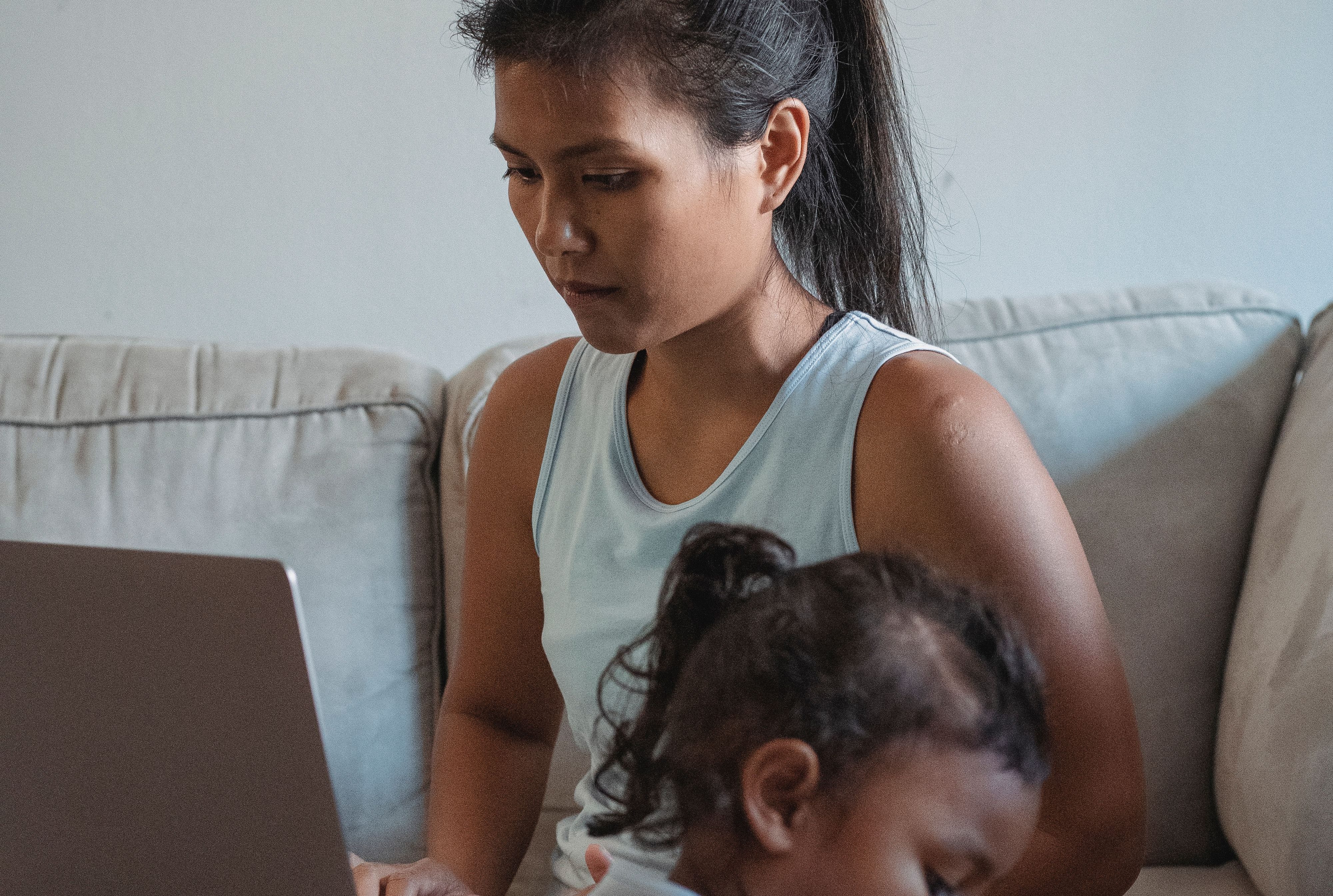 15 Beauty Hacks for Busy Moms: Quick Tips that will make you Glow