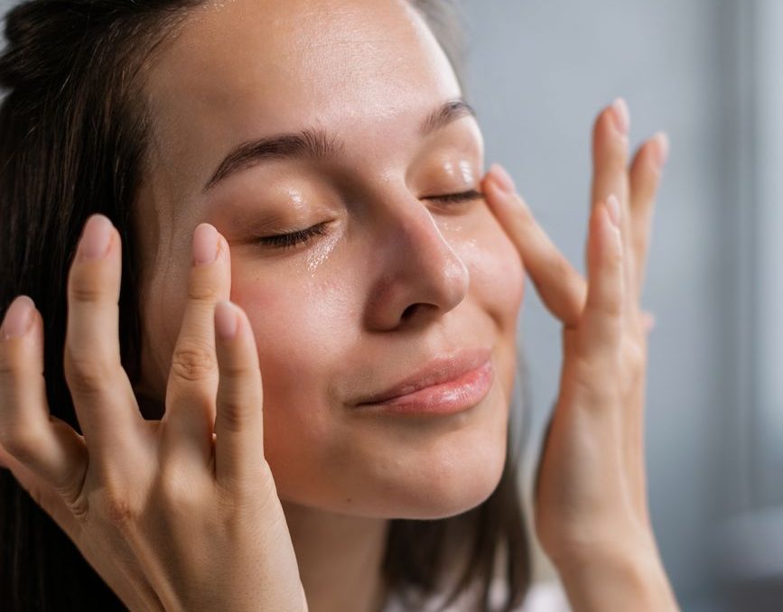 10 Under-$25 Skincare Gifts Busy Moms Will Actually Love